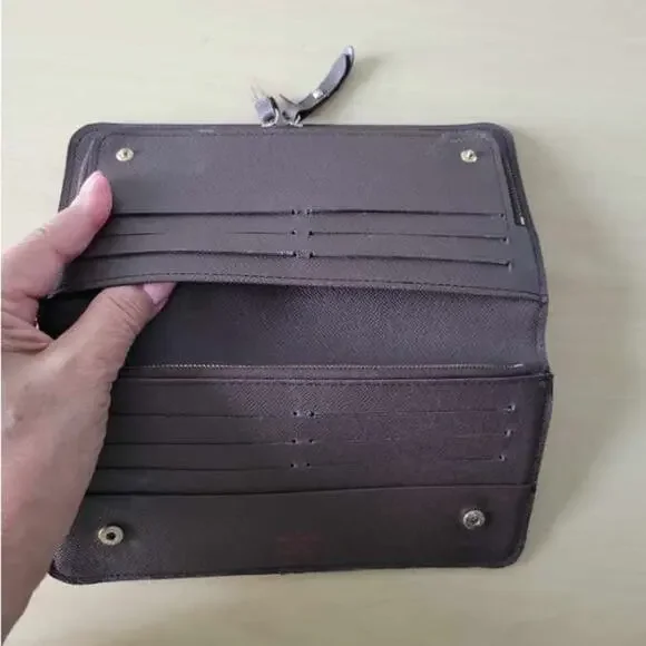 Brown Checkered snap Wallet - Picture 4 of 4